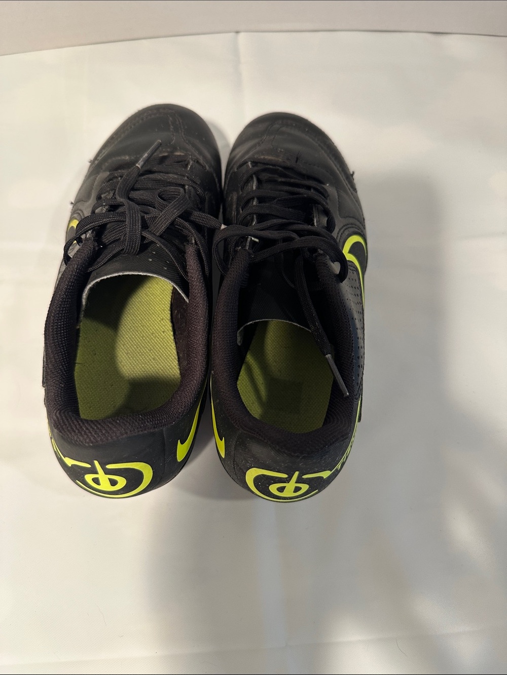 Nike Kids Black Soccer Cleats with Neon Yellow Swoosh size 5Y - Picture 7 of 10